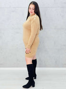 Sukienka sweterkowa z ozdobnymi guzikami na ramieniu z jednej strony Stylowa XL