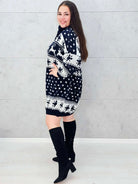 Sukienka swetrowa z golfem – zimowa sukienka plus size w renifery i śnieżynki Stylowa XL