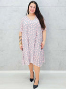 Sukienka w grochy – romantyczna sukienka plus size o luźnym kroju Stylowa XL