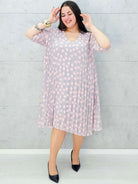 Sukienka w grochy – romantyczna sukienka plus size o luźnym kroju Stylowa XL