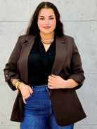 Marynarka czekoladowa w przodzie 