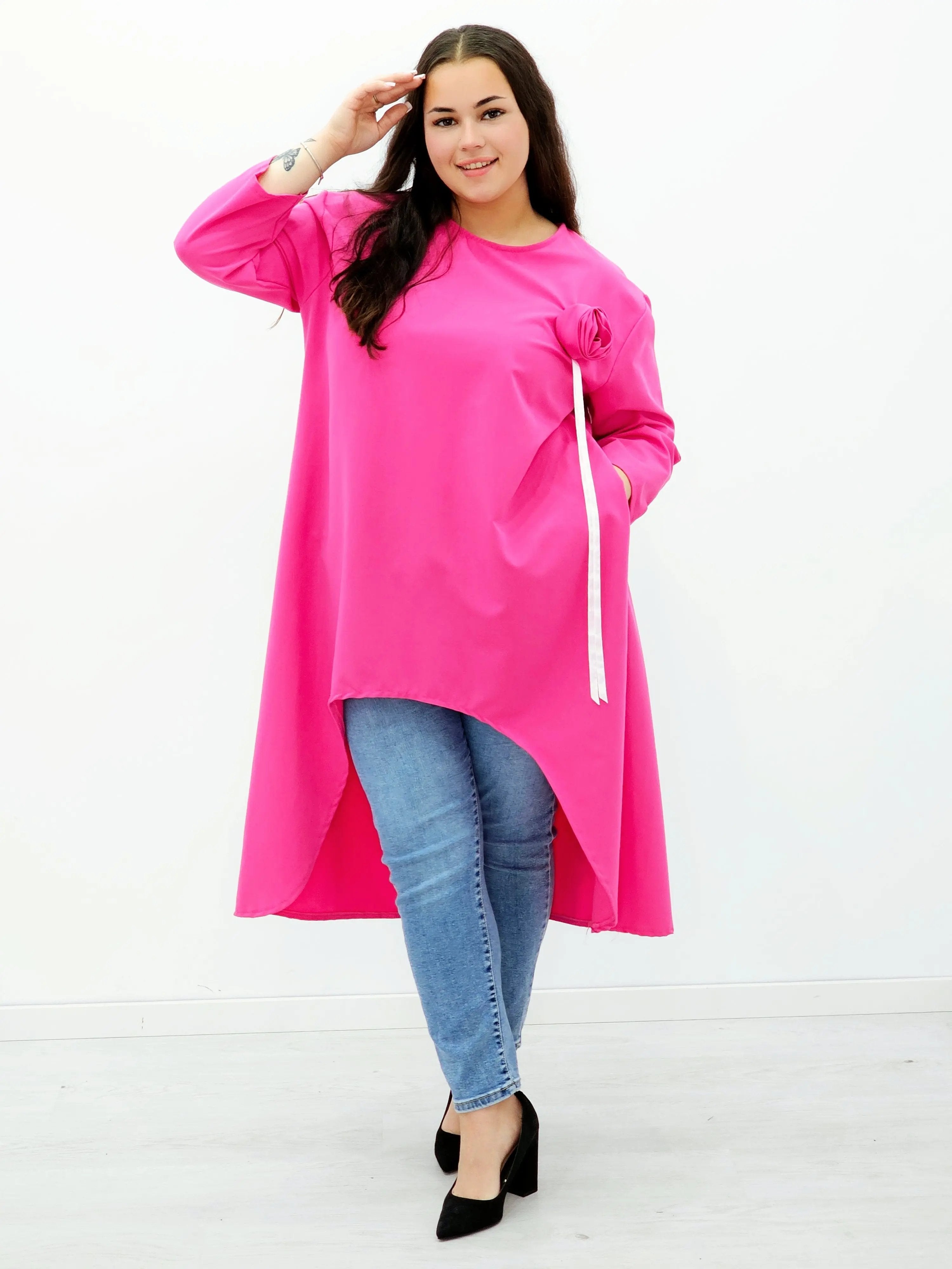 Asymetryczna tunika z kwiatową aplikacją Stylowa XL