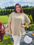 Beżowa koszulka z grafiką „Los Angeles” Stylowa XL