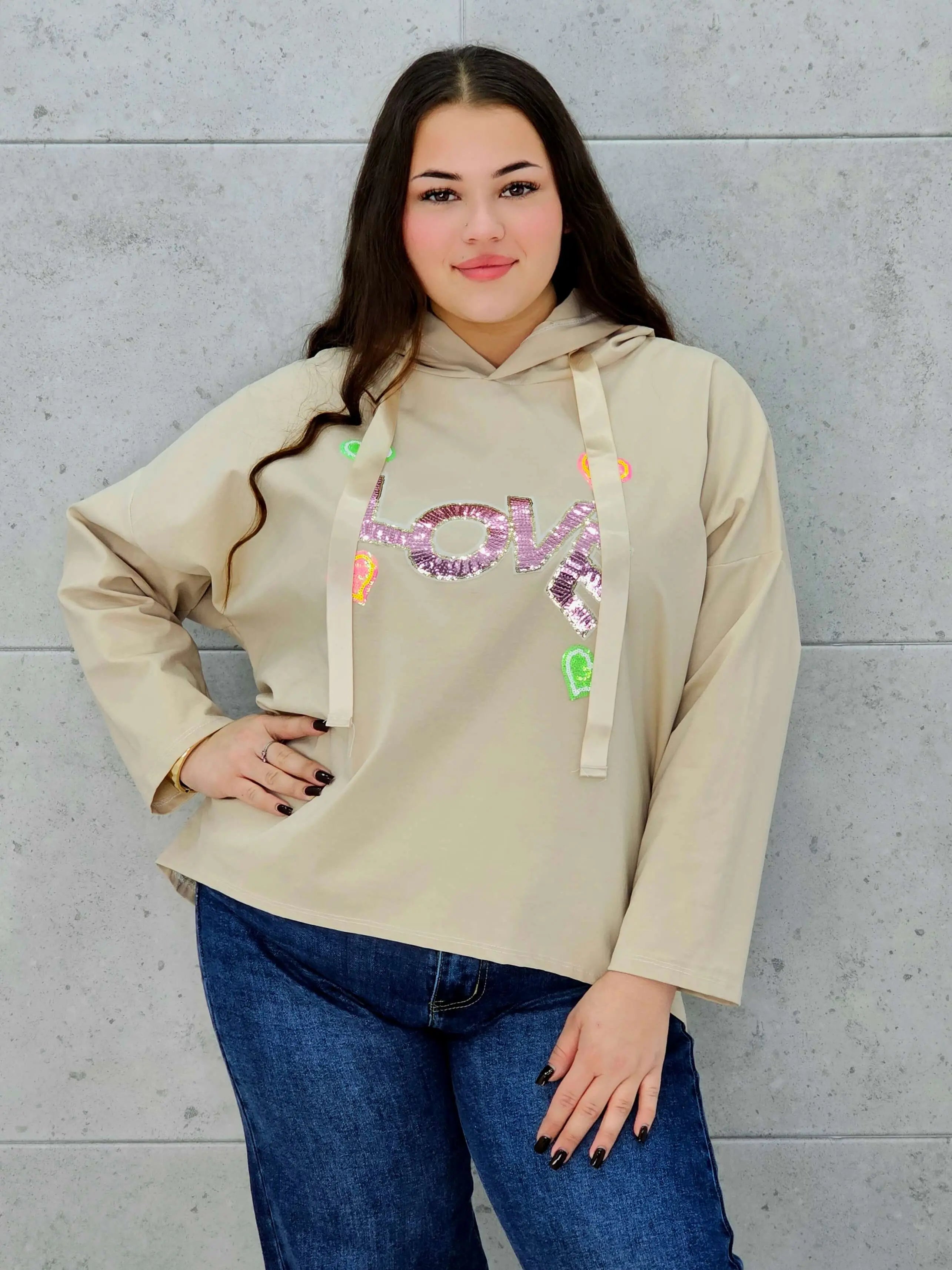 Bluza plus size StylowaXL LOVE – komfort i styl z błyskiem - Stylowa XL