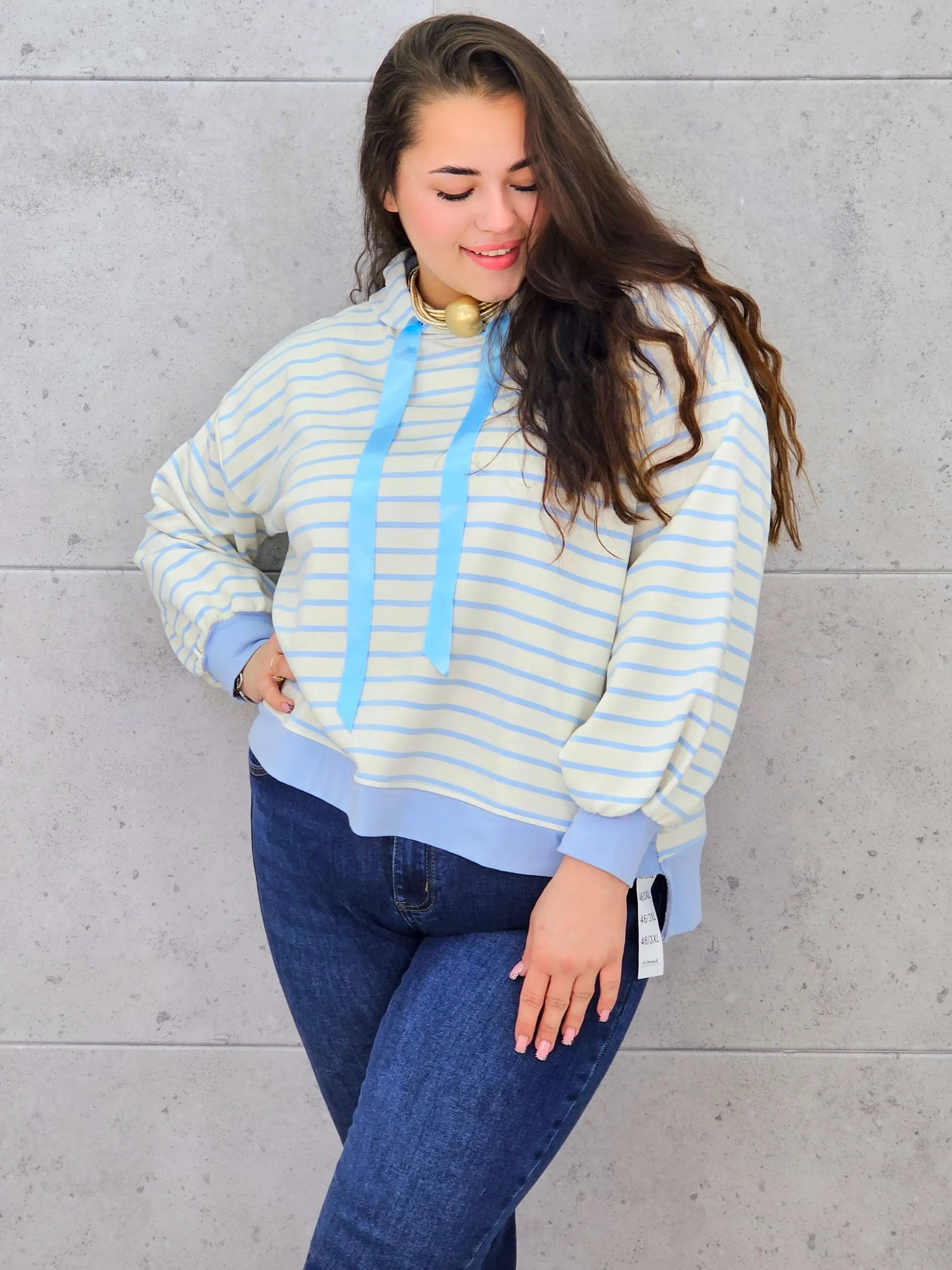 Bluza plus size w paski z kapturem – modna bluza XXL o kobiecym kroju Stylowa XL