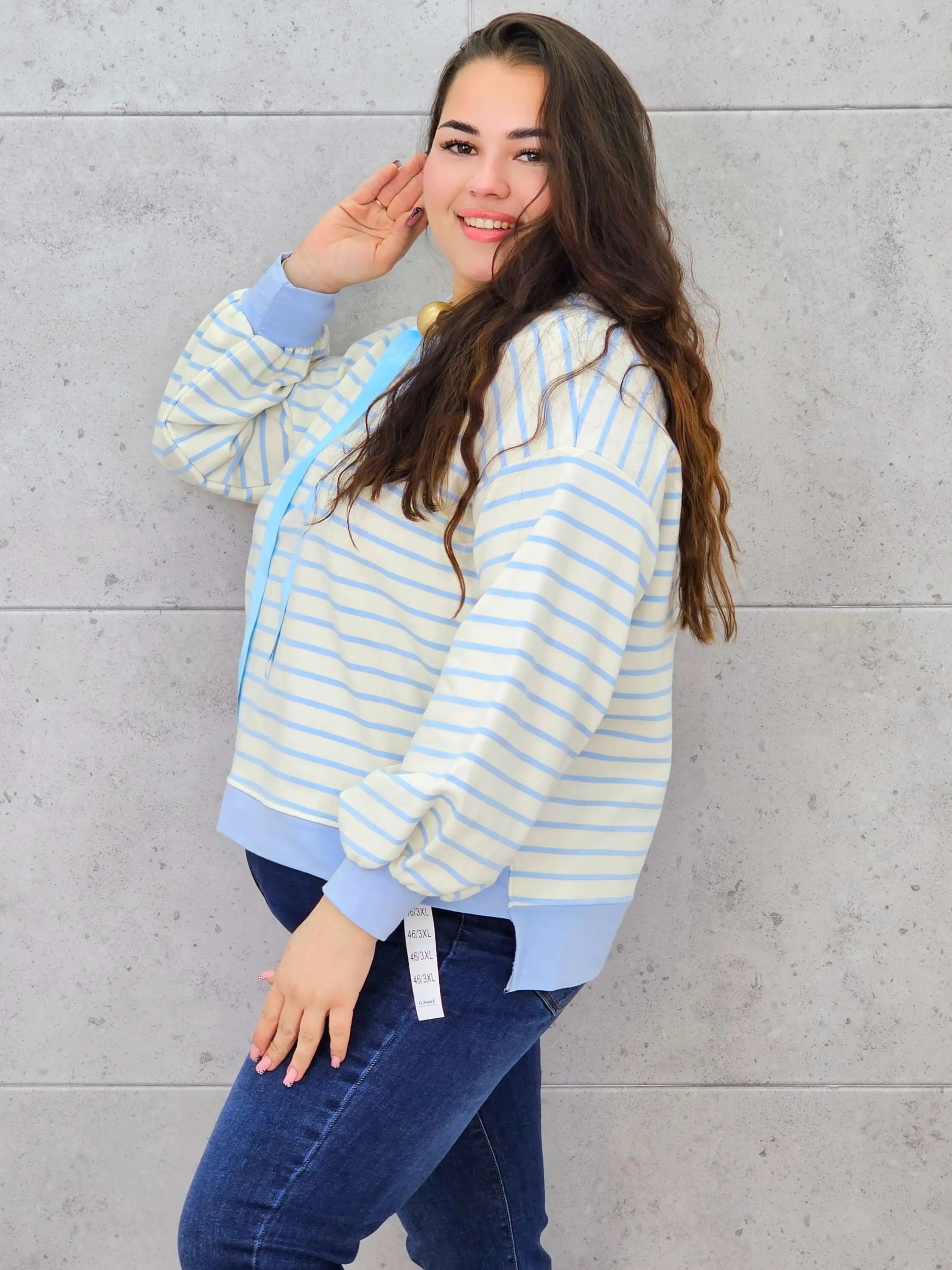 Bluza plus size w paski z kapturem – modna bluza XXL o kobiecym kroju Stylowa XL