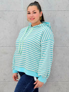 Bluza plus size w paski z kapturem – modna i wygodna bluza XXL Stylowa XL