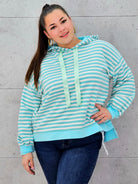 Bluza plus size w paski z kapturem – modna i wygodna bluza XXL Stylowa XL