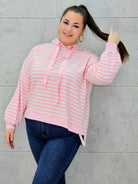 Bluza plus size w paski z kapturem – modna i wygodna bluza XXL Stylowa XL