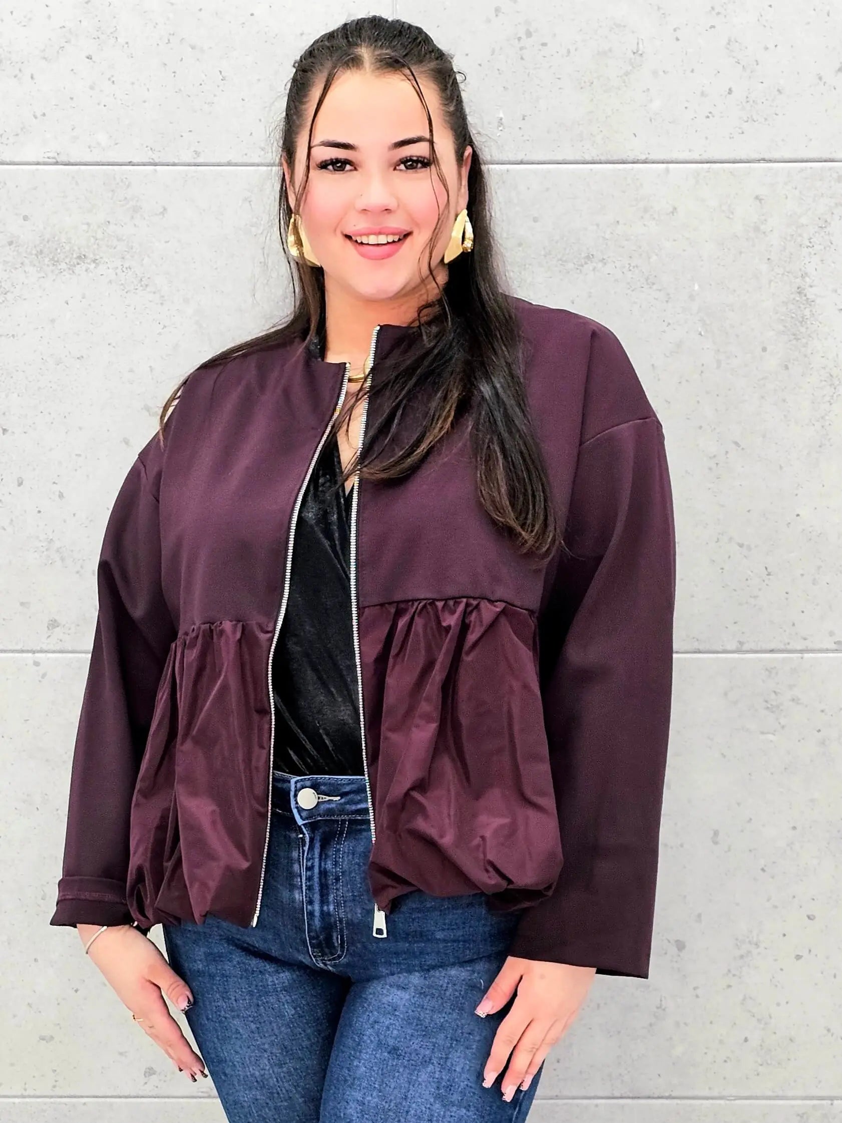 Bluza plus size z falbaną – modna, kobieca i wygodna Stylowa XL