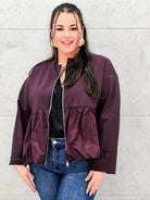 Bluza plus size z falbaną – modna, kobieca i wygodna Stylowa XL