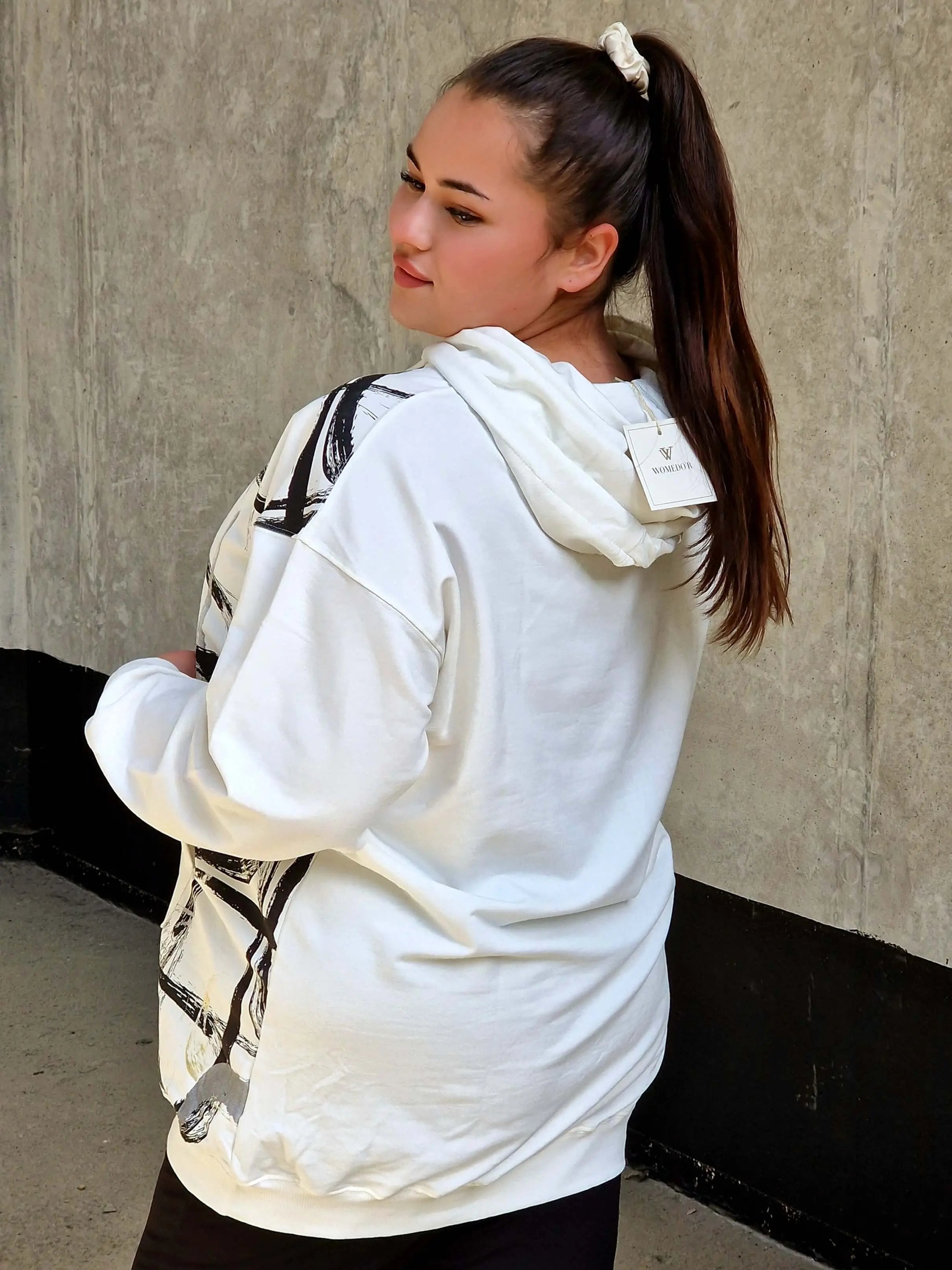 Bluza z abstrakcyjnym printem Stylowa XL