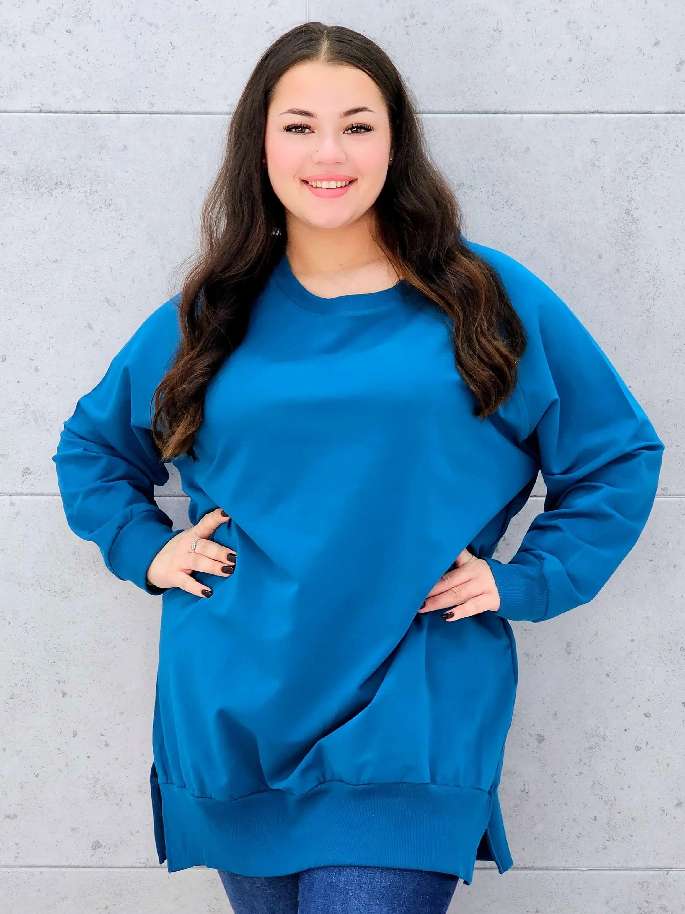 Bluza z dłuższym tyłem XXL – modna bluza plus size dla kobiet Stylowa XL