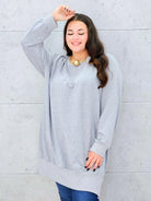 Bluza z dłuższym tyłem XXL – modna bluza plus size dla kobiet Stylowa XL