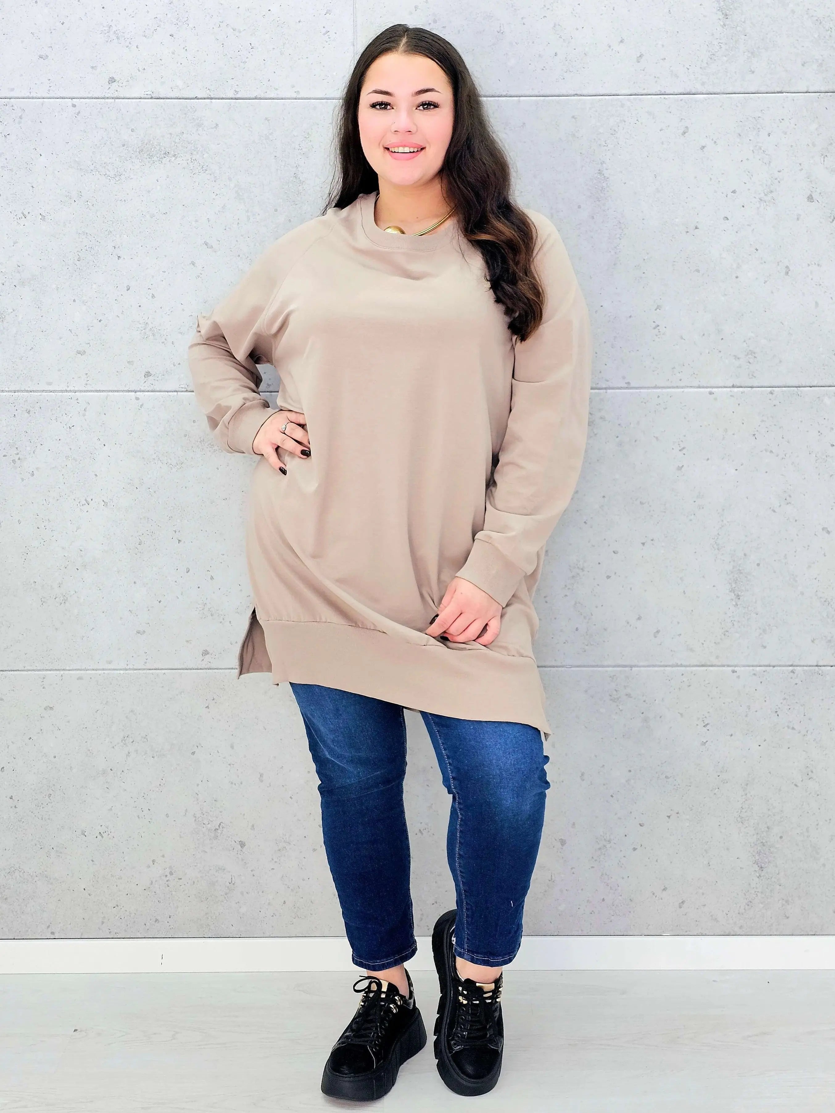 Bluza z dłuższym tyłem XXL – modna bluza plus size dla kobiet Stylowa XL