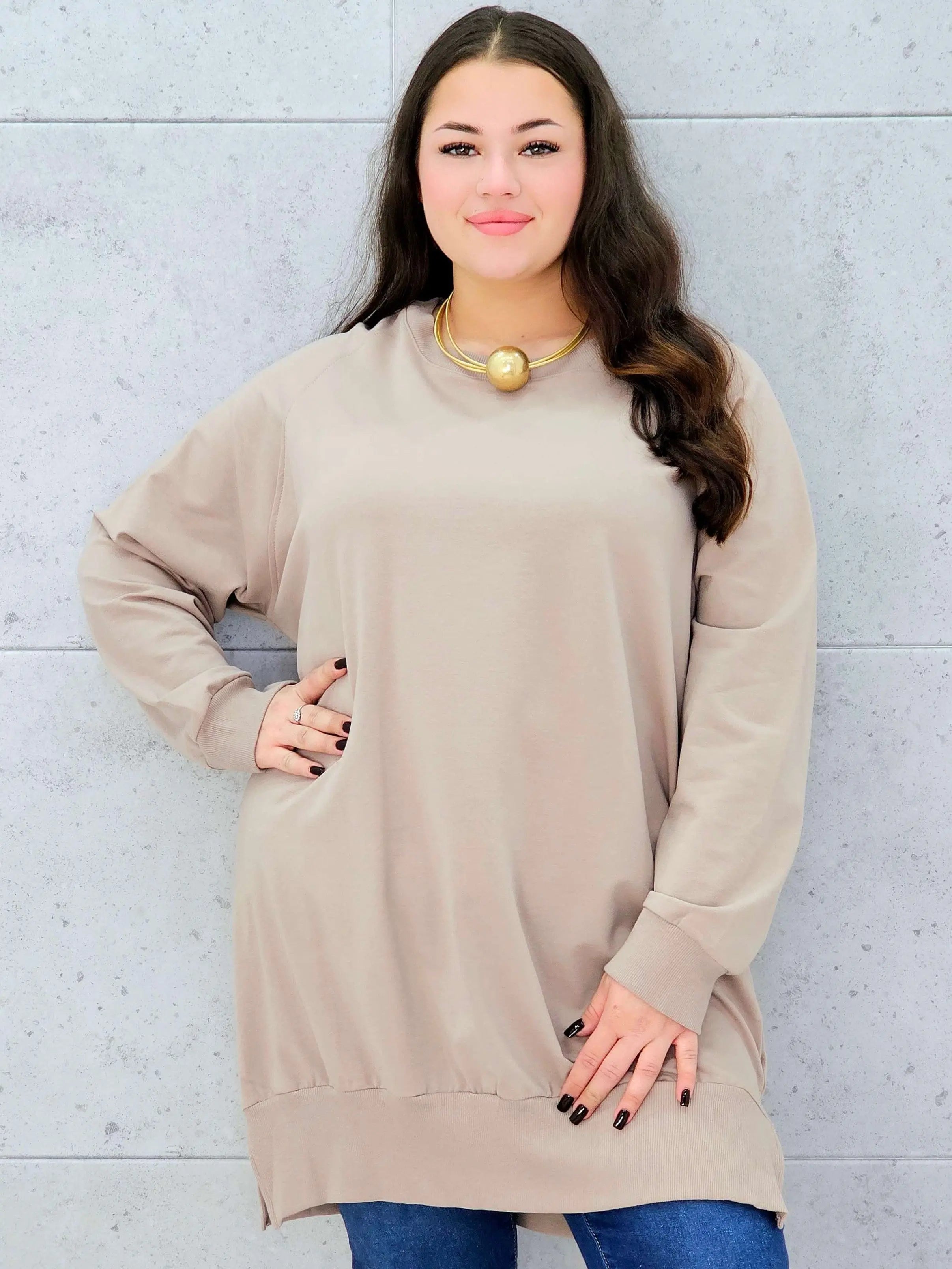 Bluza z dłuższym tyłem XXL – modna bluza plus size dla kobiet Stylowa XL