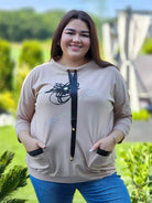 Bluza z kwiatowym nadrukiem i satynowymi detalami Stylowa XL