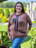 Bluza z kwiatowym nadrukiem i satynowymi detalami Stylowa XL