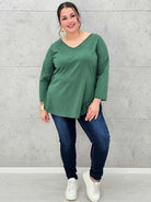 Bluzka Basic Plus Size StylowaXL – Komfort i Styl na Co Dzień dla Kobiet XXL Stylowa XL