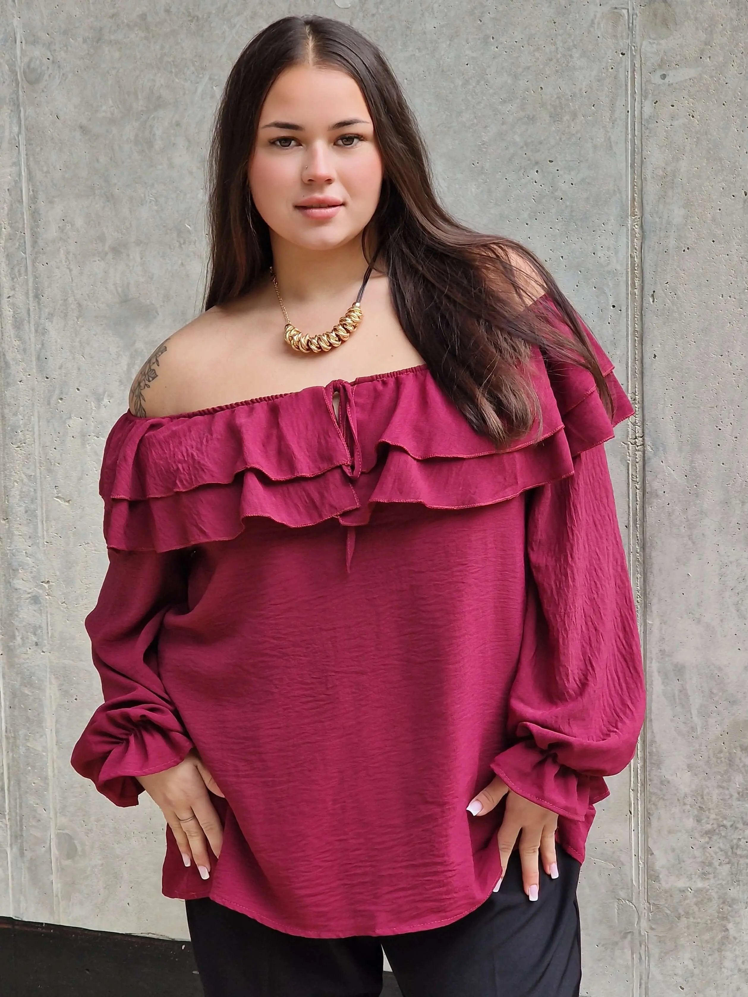 Bluzka Hiszpanka z Falbanami - Kobiecość i Elegancja Stylowa XL