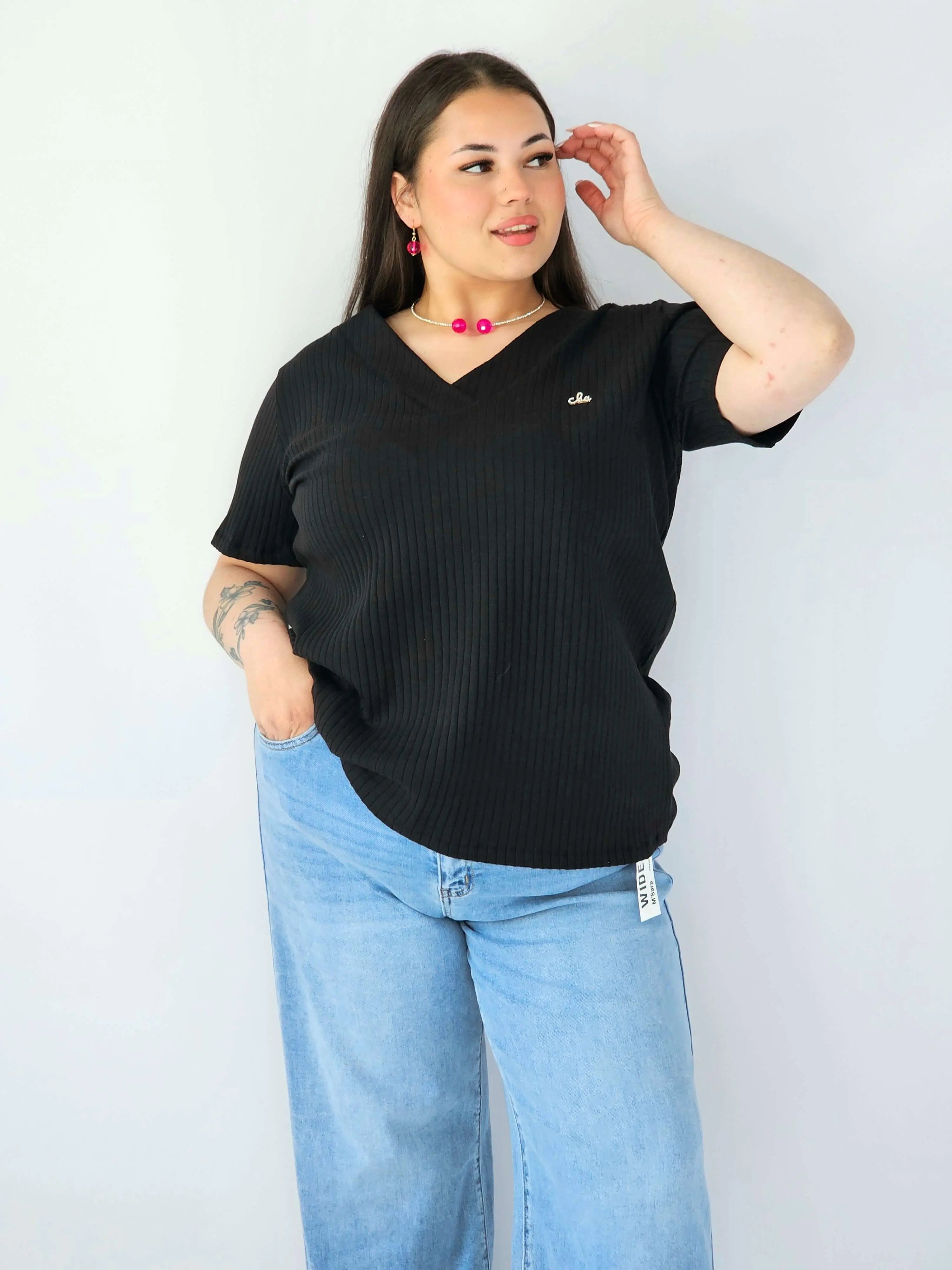 Bluzka Plus Size Prążkowana Z Dekoltem V I Krótkim Rękawem Stylowa XL