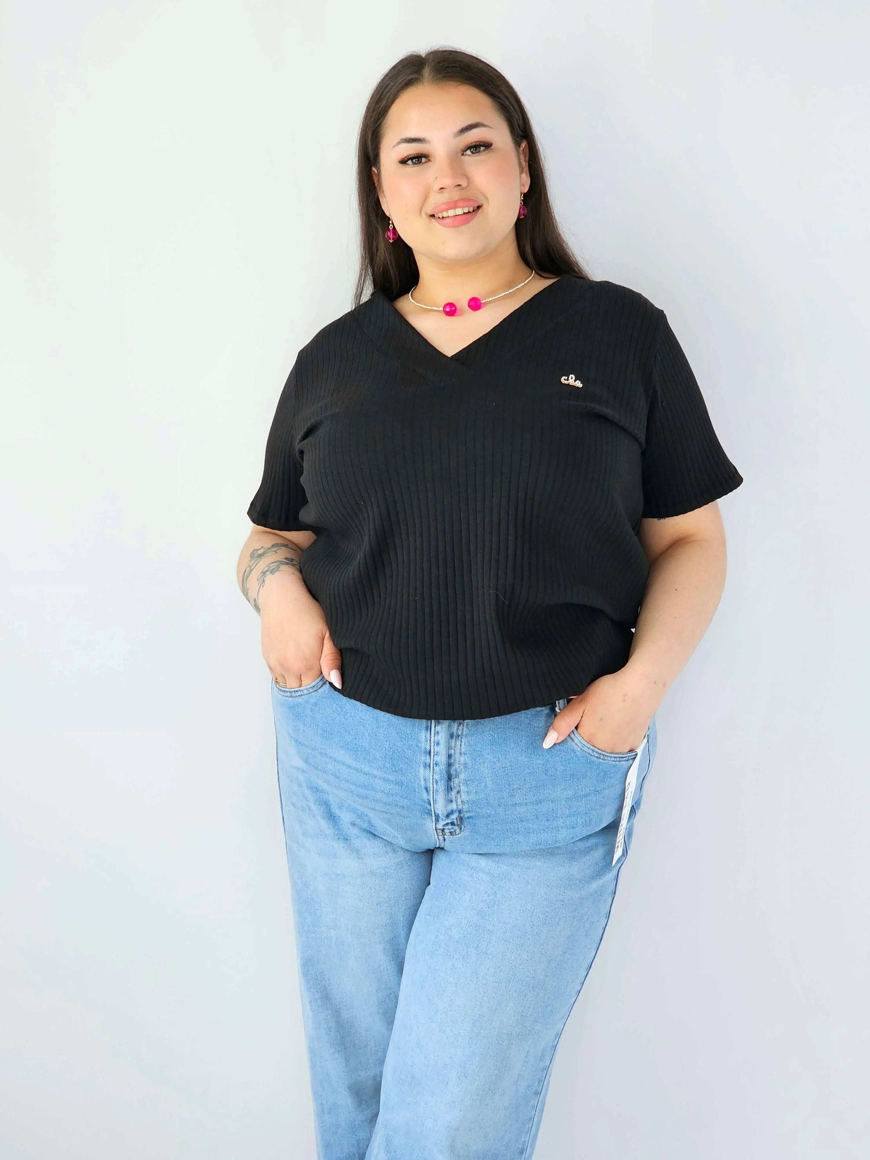 Bluzka Plus Size Prążkowana Z Dekoltem V I Krótkim Rękawem Stylowa XL