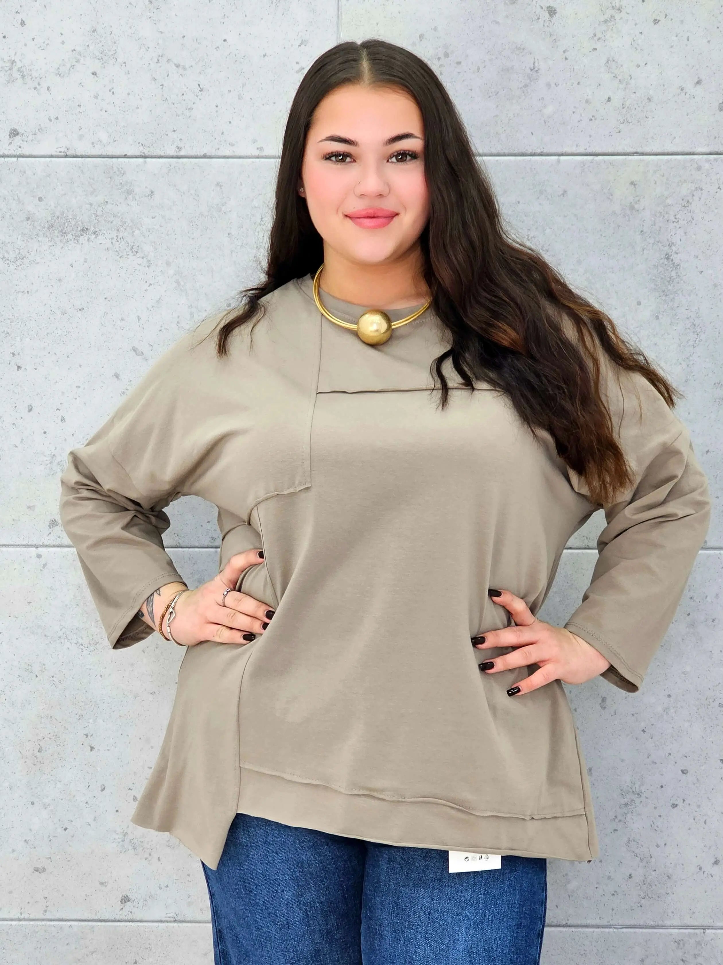 Bluzka Plus Size StylowaXL – Klasyka i Komfort w Nowoczesnym Stylu dla Kobiet XXL - Stylowa XL