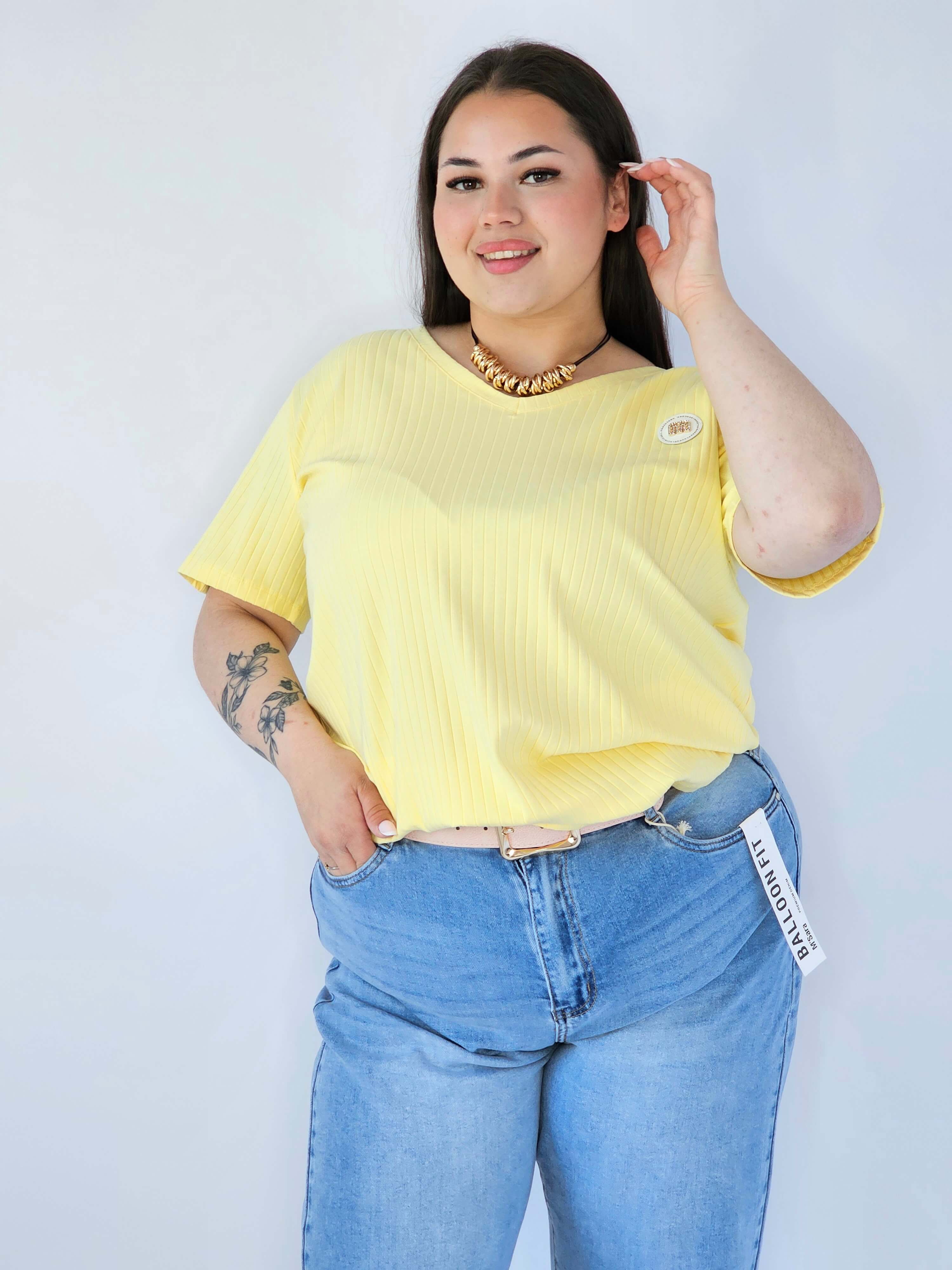 Bluzka Plus Size Z Dekoltem V I Ozdobną Aplikacją Stylowa XL
