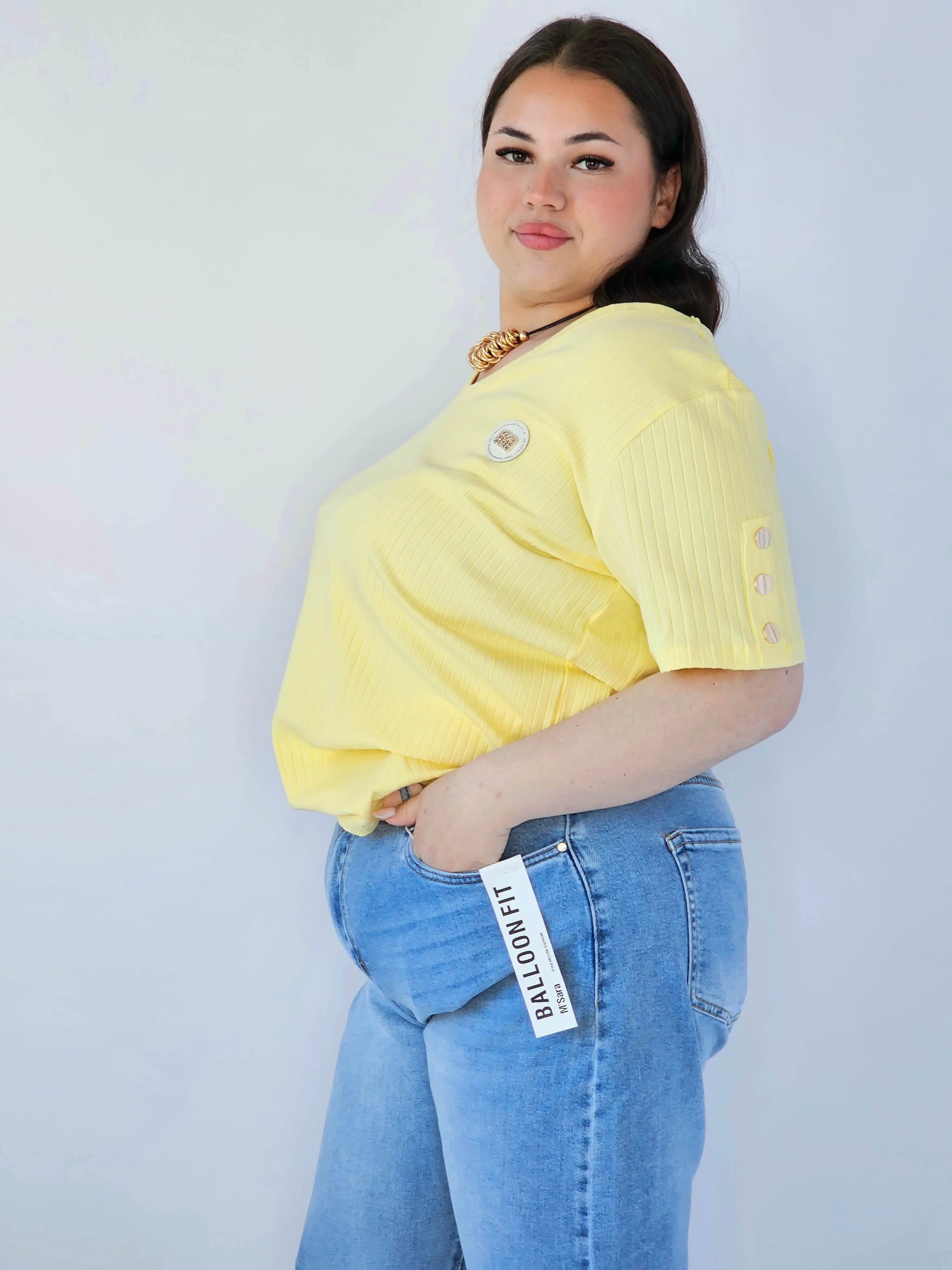 Bluzka Plus Size Z Dekoltem V I Ozdobną Aplikacją Stylowa XL