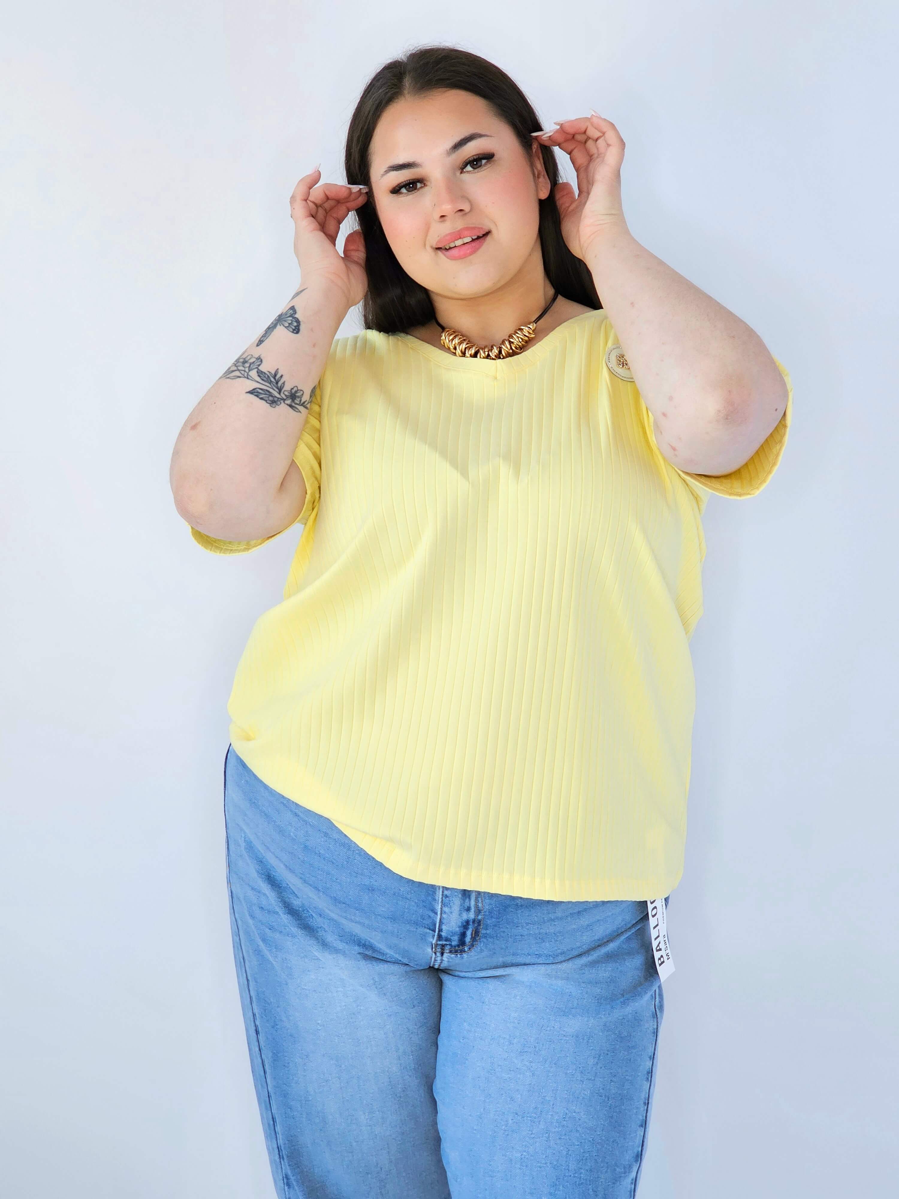 Bluzka Plus Size Z Dekoltem V I Ozdobną Aplikacją Stylowa XL