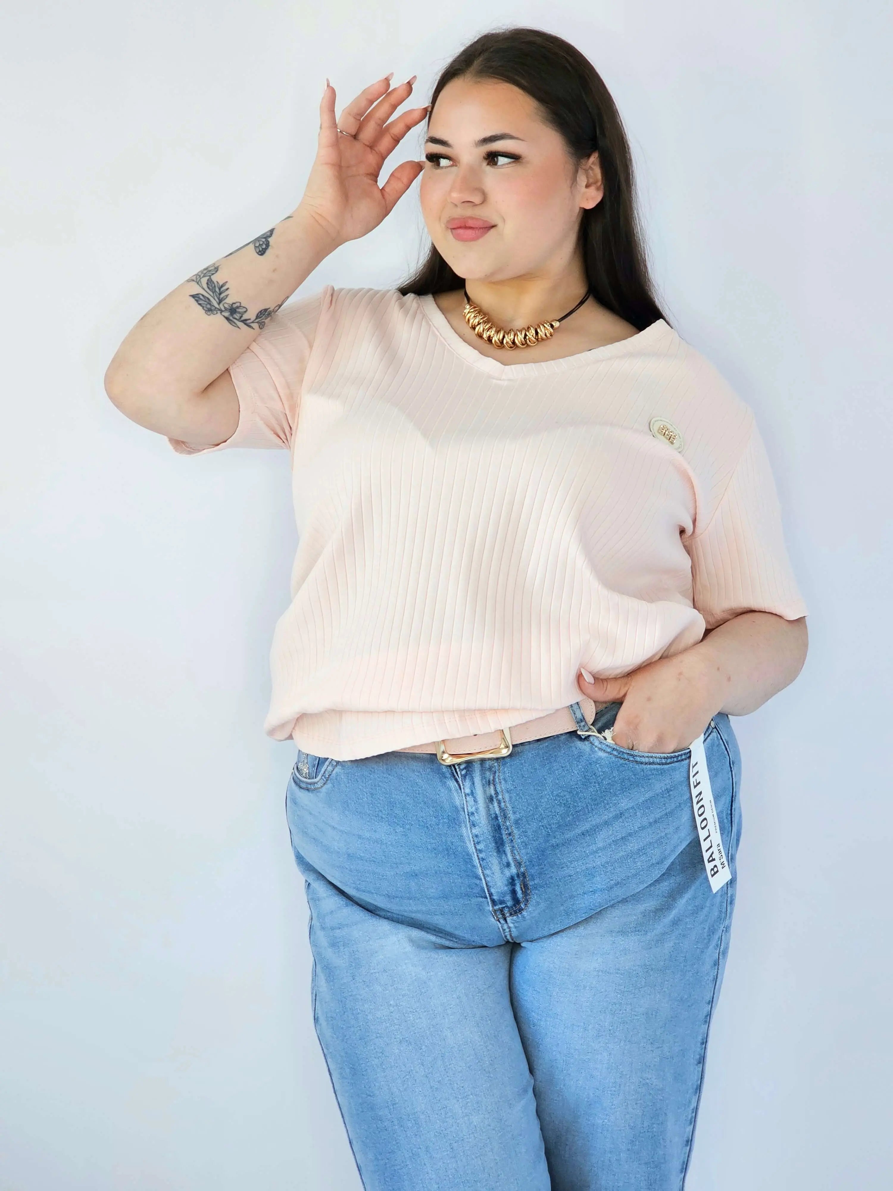 Bluzka Plus Size Z Dekoltem V I Ozdobną Aplikacją Stylowa XL