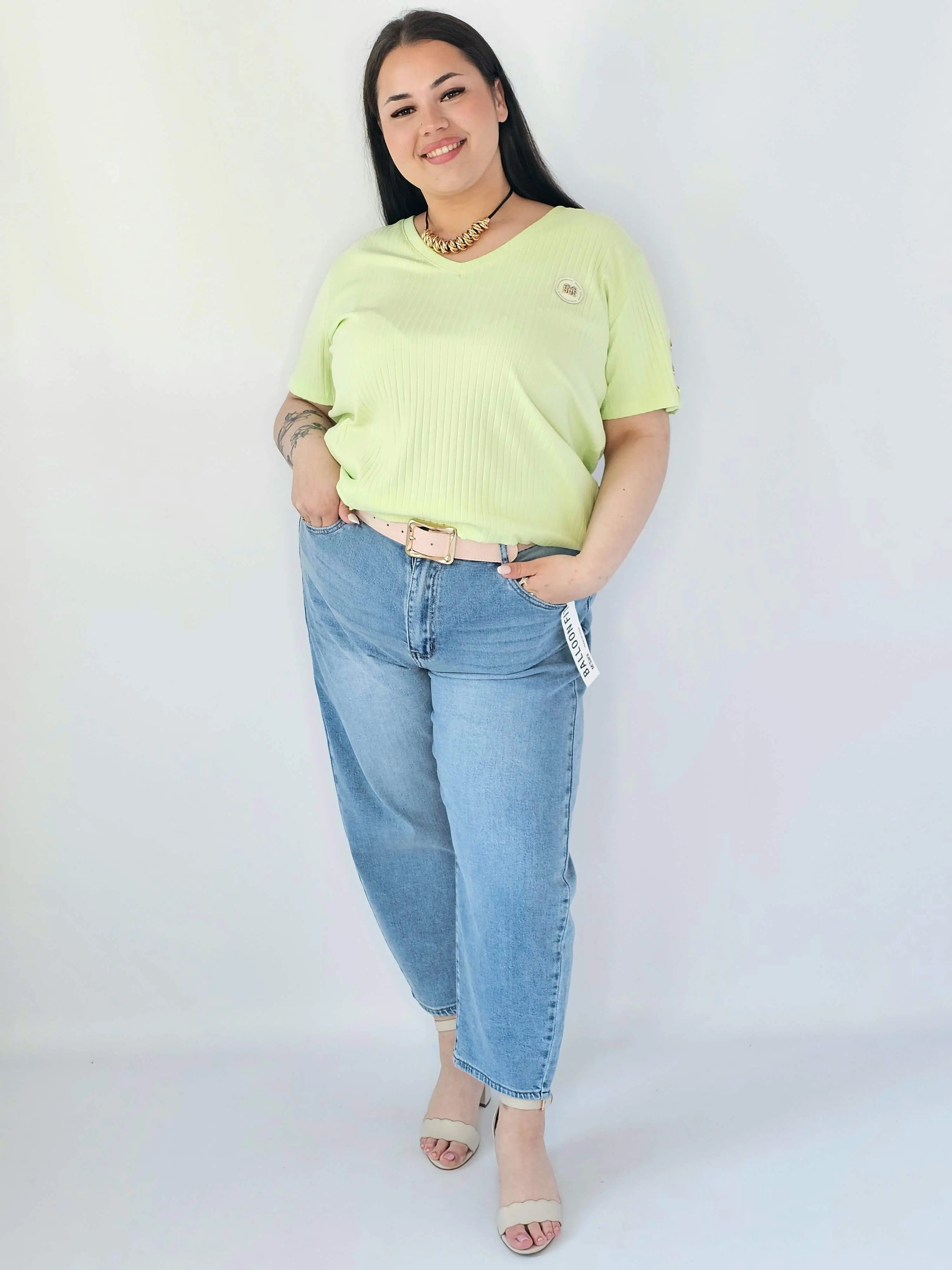 Bluzka Plus Size Z Dekoltem V I Ozdobną Aplikacją Stylowa XL