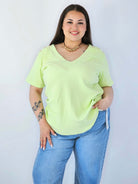 Bluzka Plus Size Z Dekoltem V I Ozdobnymi Detalami Na Ramionach Stylowa XL