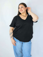 Bluzka Plus Size Z Dekoltem V I Ozdobnymi Detalami Na Ramionach Stylowa XL