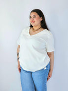 Bluzka Plus Size Z Dekoltem V I Ozdobnymi Detalami Na Ramionach Stylowa XL