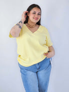 Bluzka Plus Size Z Dekoltem V I Ozdobnymi Detalami Na Ramionach Stylowa XL