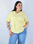 Bluzka Plus Size Z Dekoltem V I Ozdobnymi Guzikami Stylowa XL