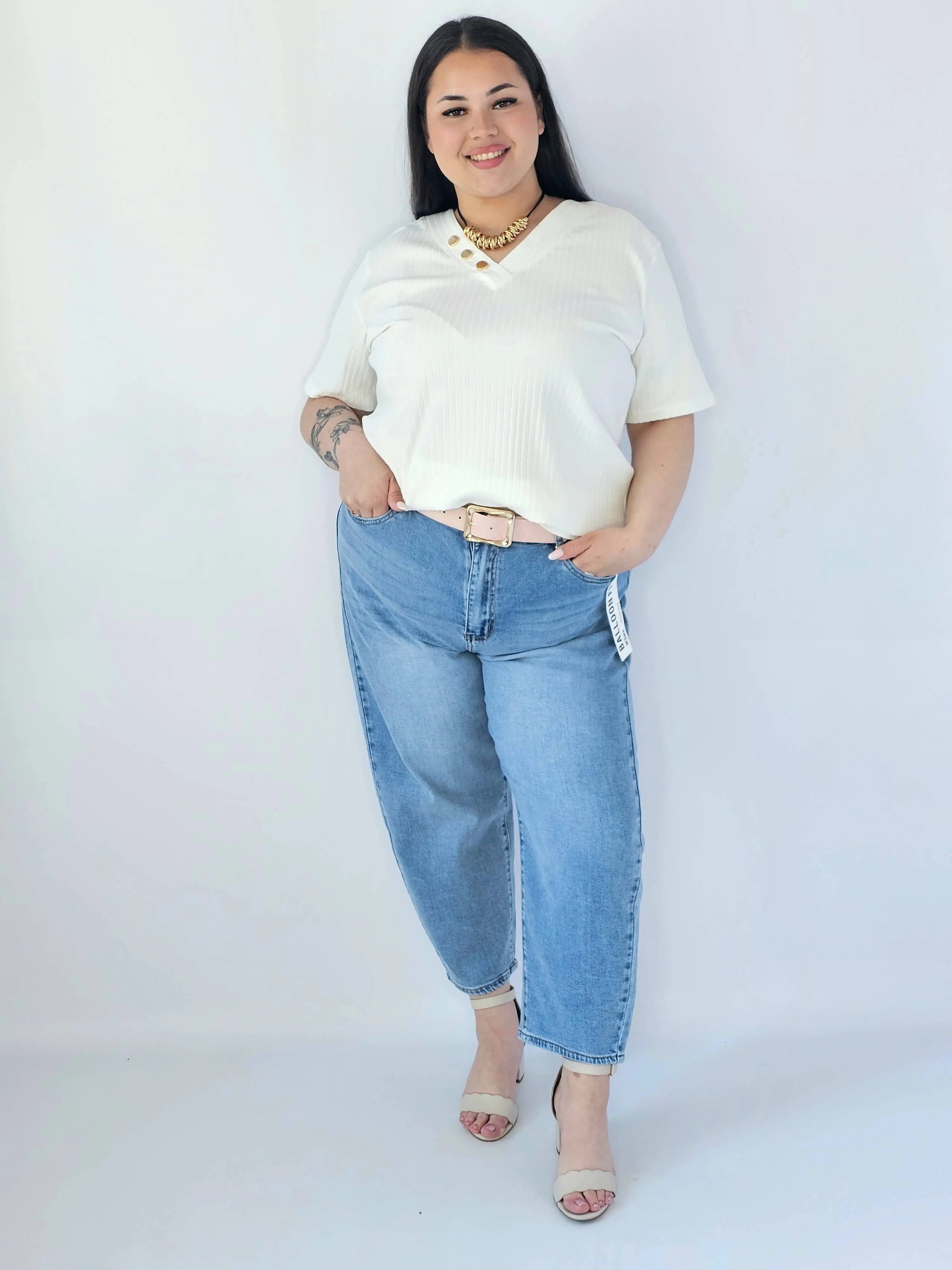 Bluzka Plus Size Z Dekoltem V I Ozdobnymi Guzikami Stylowa XL