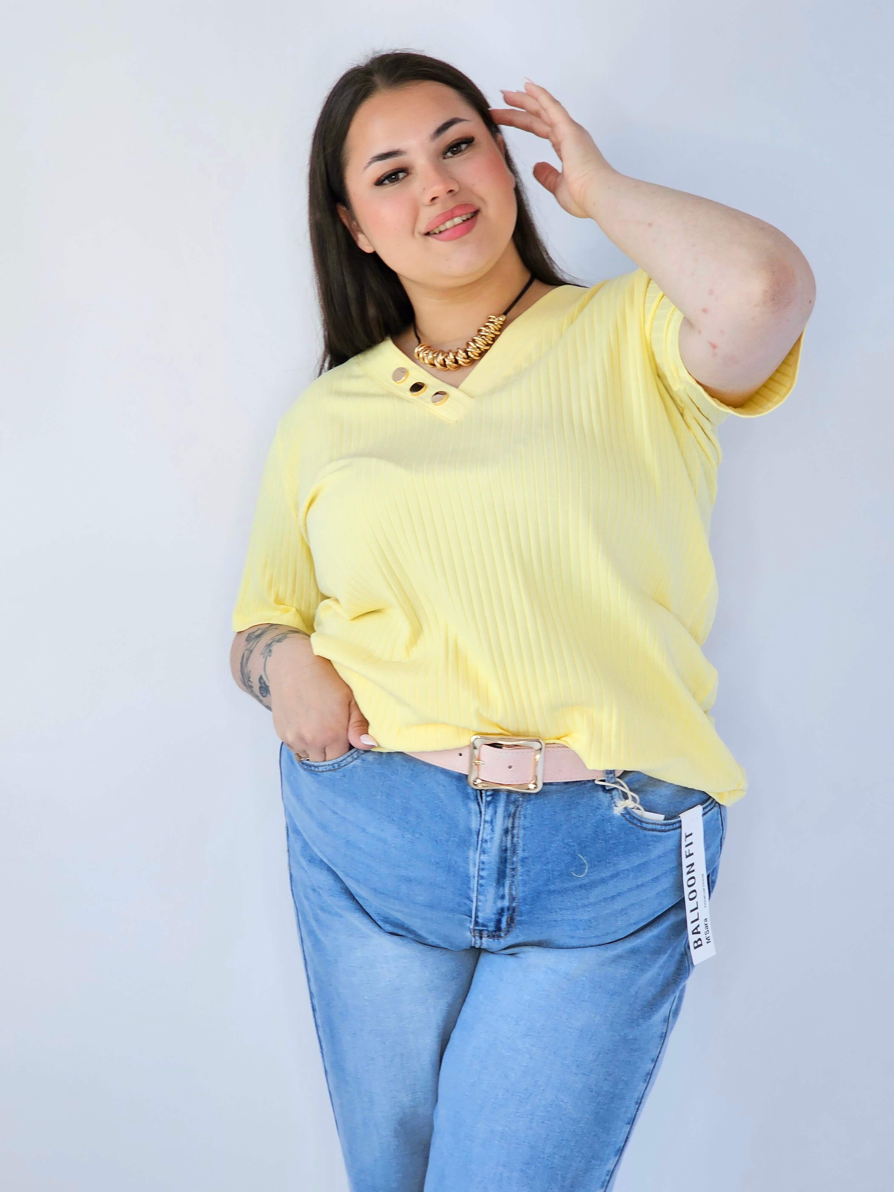 Bluzka Plus Size Z Dekoltem V I Ozdobnymi Guzikami Stylowa XL