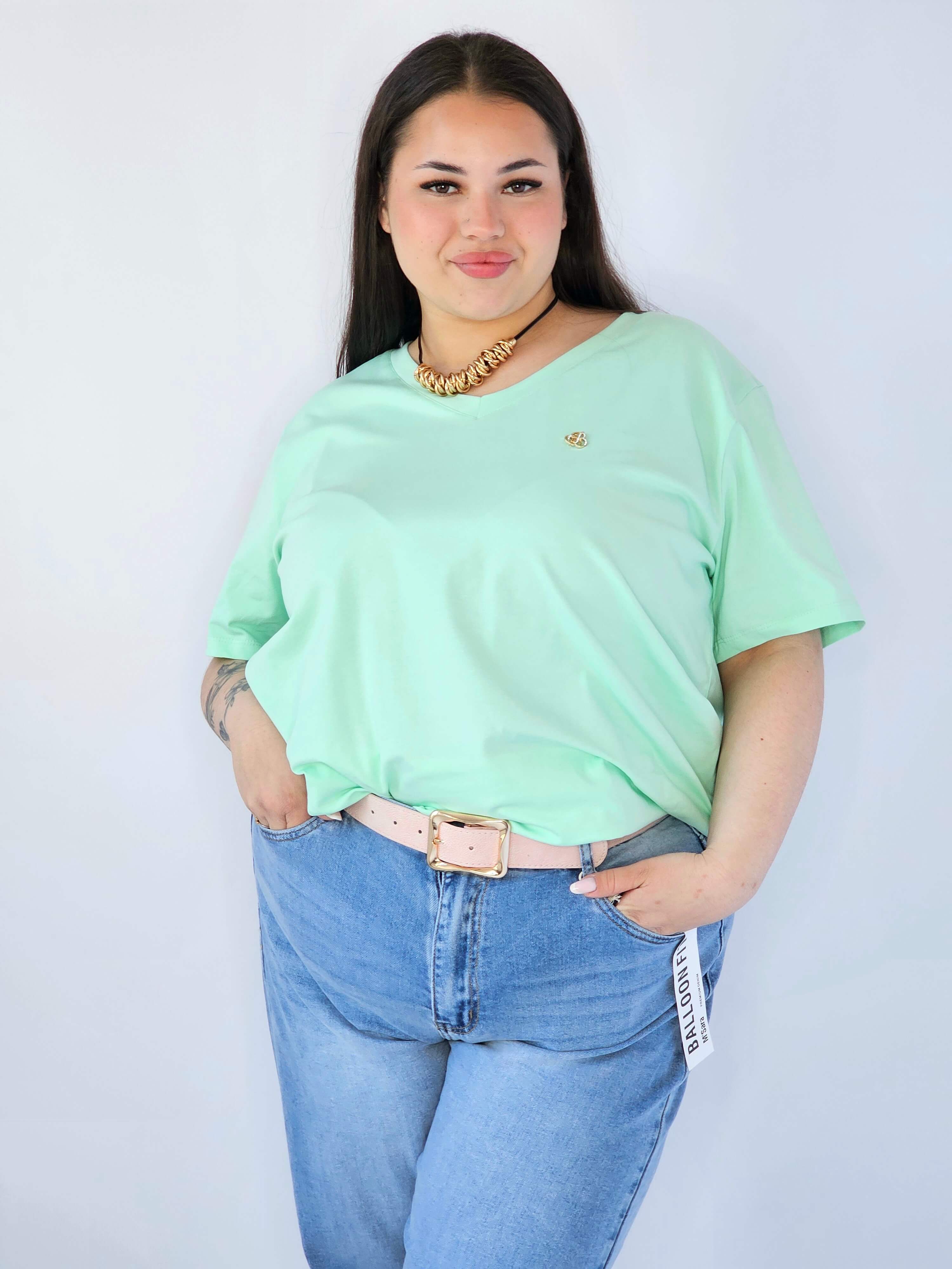 Bluzka Plus Size Z Dekoltem V I Subtelną Ozdobą Stylowa XL