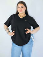 Bluzka Plus Size Z Dekoltem V I Subtelną Ozdobą Stylowa XL