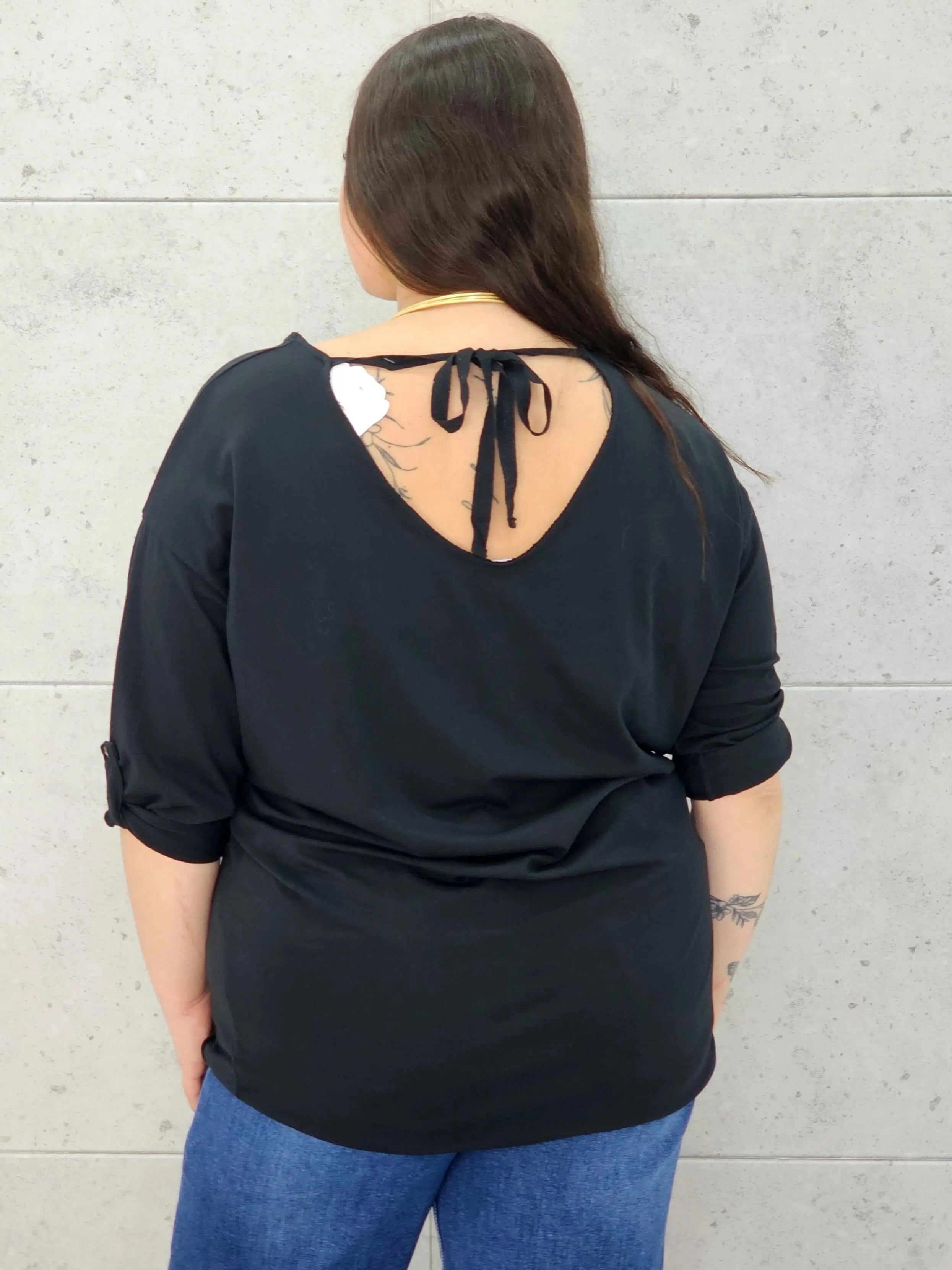 Bluzka Plus Size z Wiązaniem StylowaXL – Wygoda i Subtelna Elegancja dla Kobiet XXL - Stylowa XL