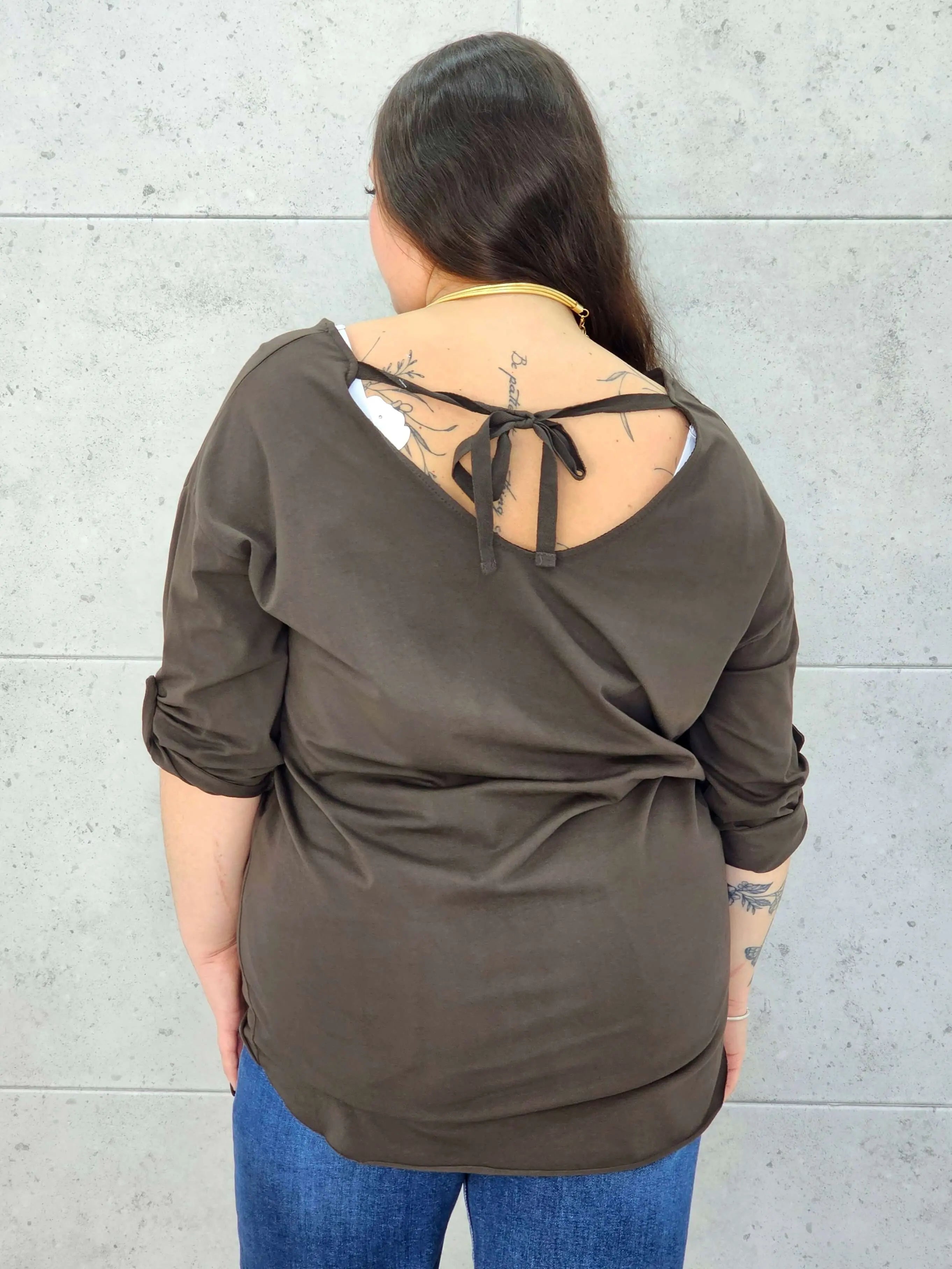 Bluzka Plus Size z Wiązaniem StylowaXL – Wygoda i Subtelna Elegancja dla Kobiet XXL - Stylowa XL