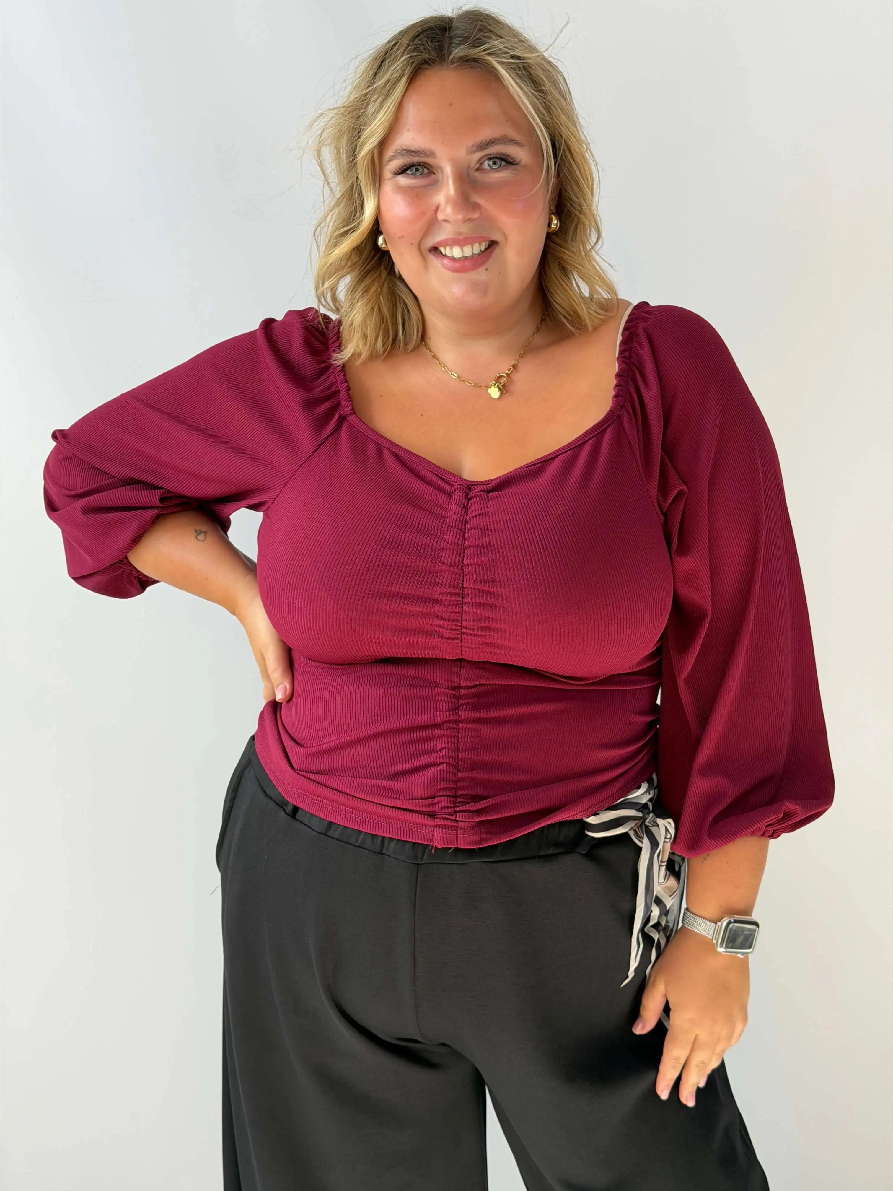 Bluzka damska Plus Size z marszczeniem i bufiastymi rękawami Stylowa XL