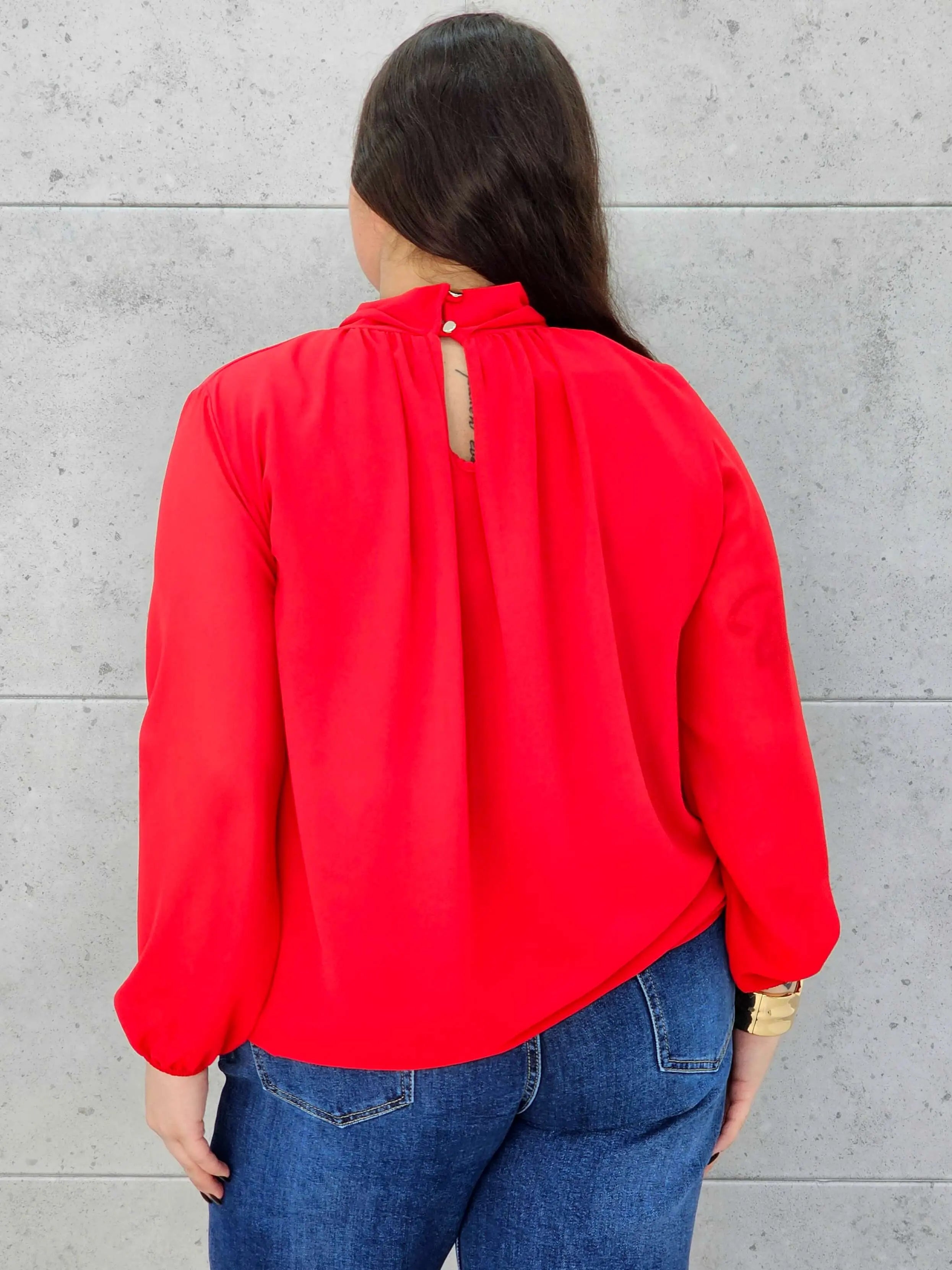 Bluzka elegancka plus size StylowaXL – klasyka, która zawsze robi wrażenie - Stylowa XL