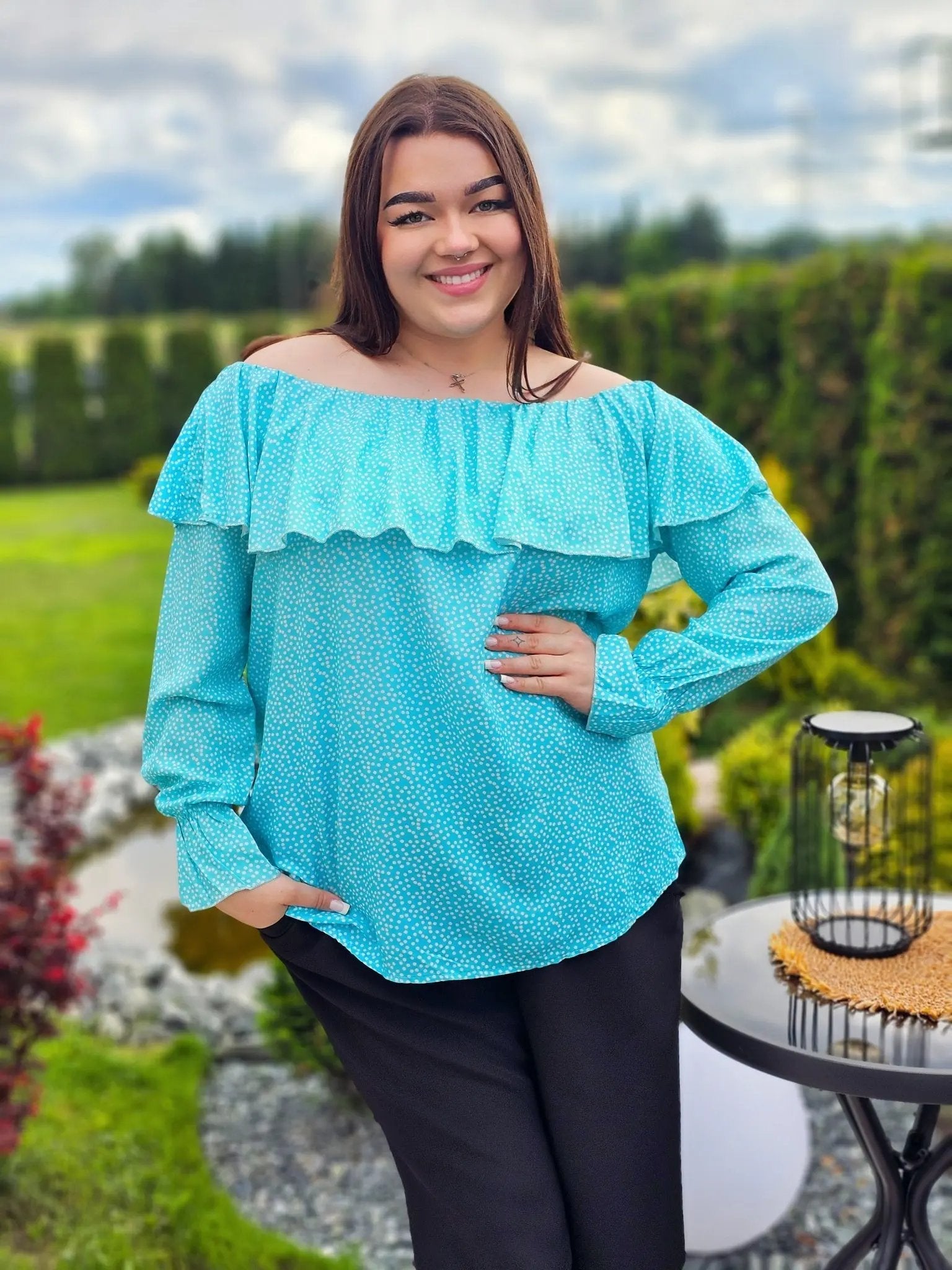 Bluzka hiszpanka w delikatny wzór z falbaną - w 7 kolorach Stylowa XL