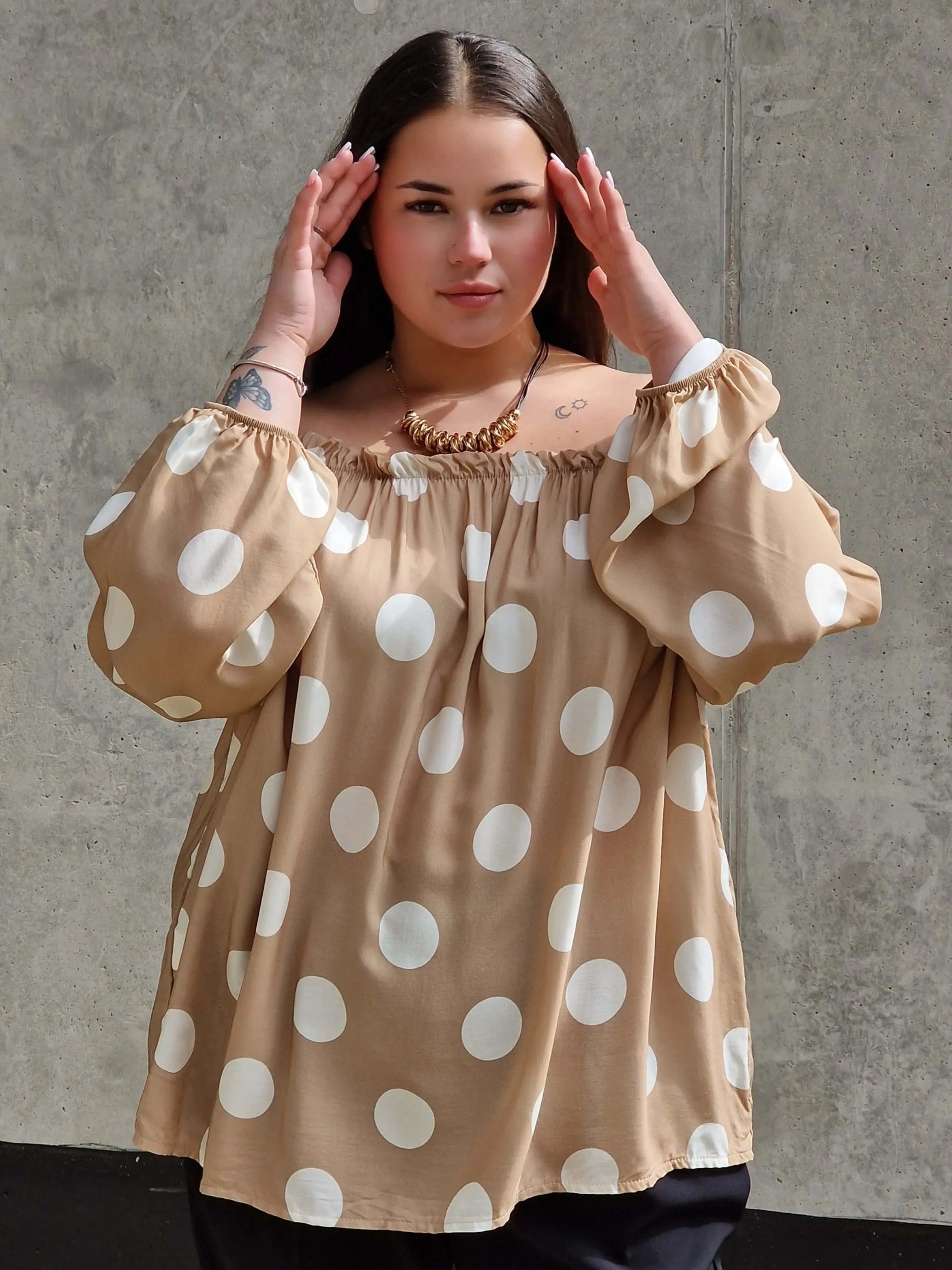 Bluzka hiszpanka w groszki Stylowa XL