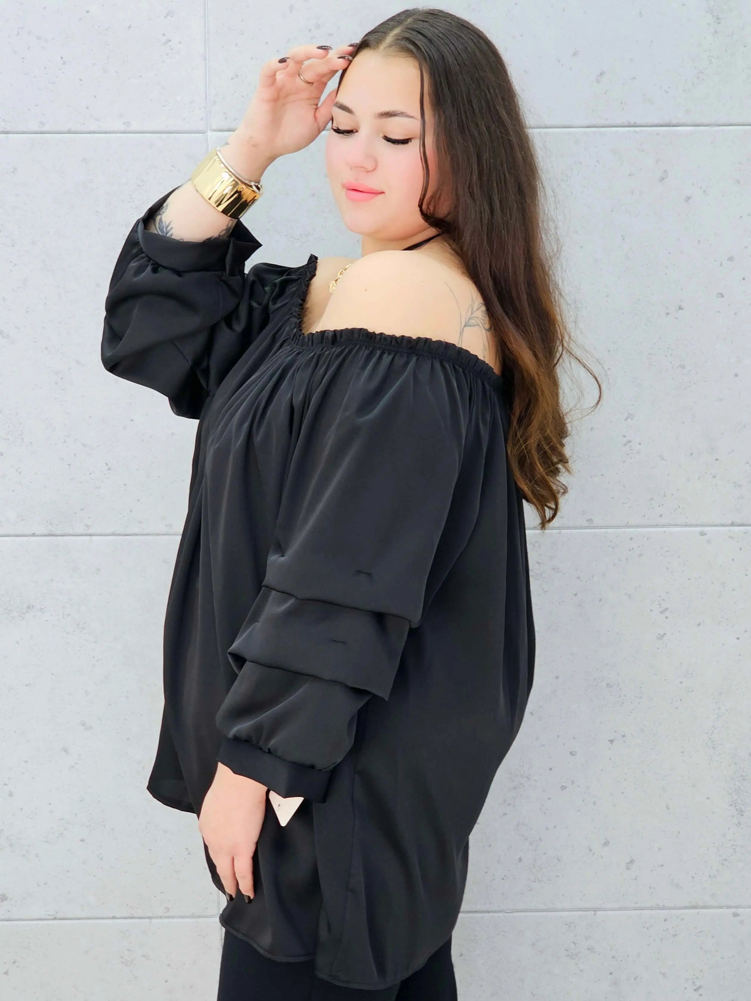 czarna bluzka hiszpanka plus size Stylowa XL – bok