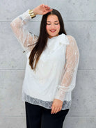 Bluzka koronkowa plus size z wiązaniem pod szyją – czarna, biała i bordowa Stylowa XL - Stylowa XL