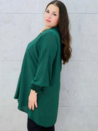 zielona bluzka z dekoltem v plus size Stylowa XL – bok